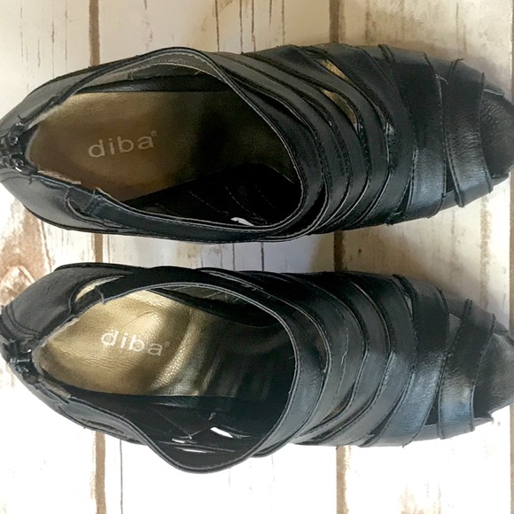 Strappy Caged Sandals. - Picture 4 of 7